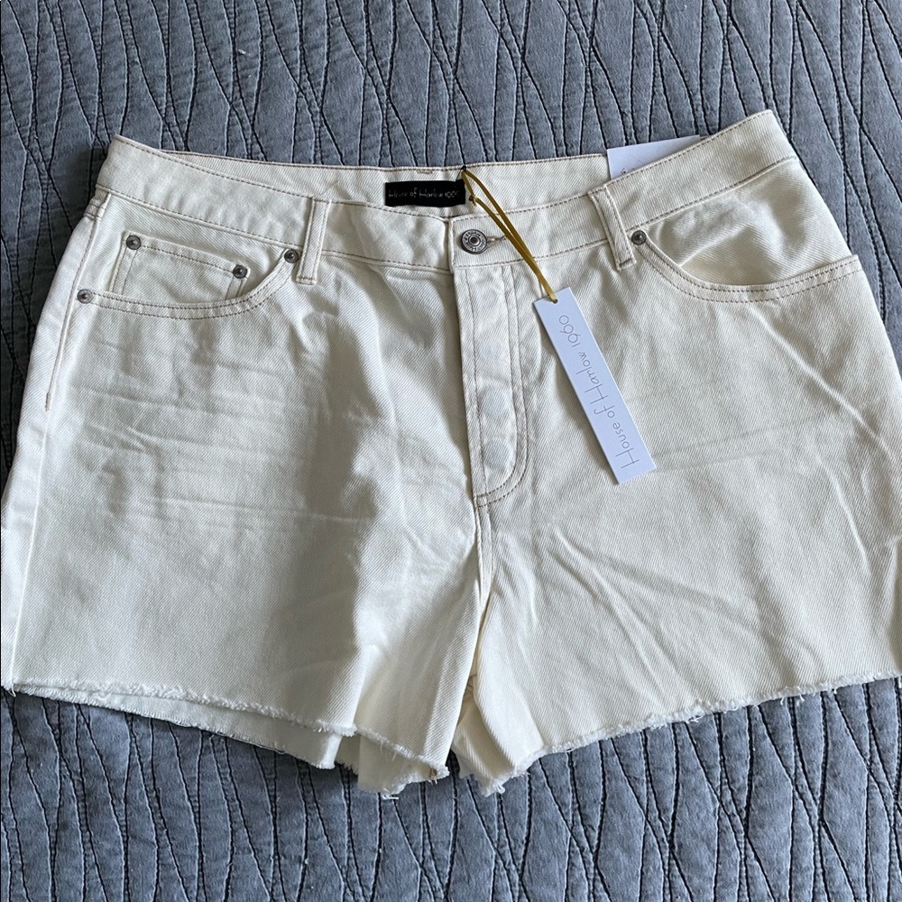 NWT House Of Harlow 1960 High Rise Mom Short White Creme Fly Button Jean Shorts